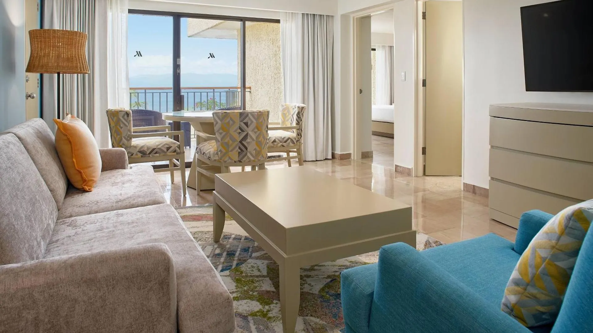 Marriott Puerto Vallarta Resort & Spa 5*,