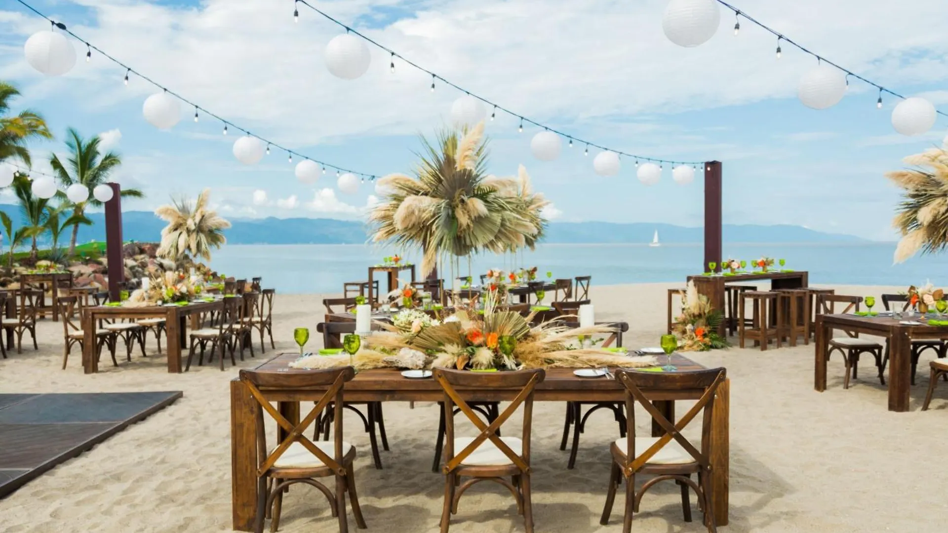 Marriott Puerto Vallarta Resort & Spa 5*,