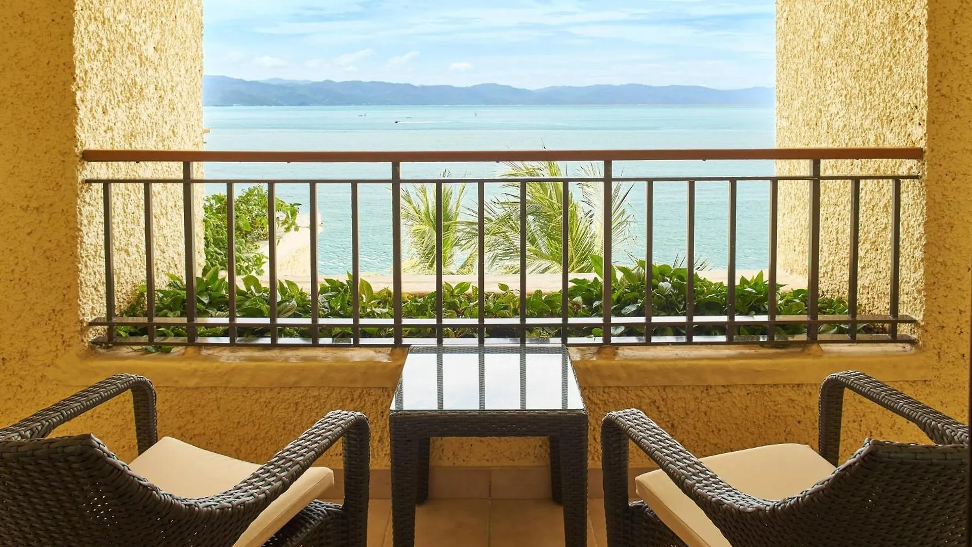 Marriott Puerto Vallarta Resort & Spa 5*,